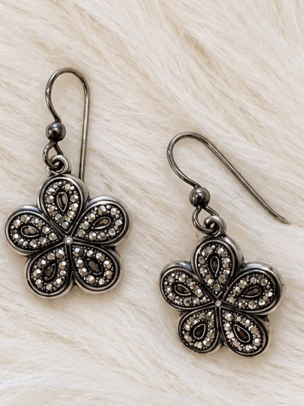 Vintage Y2K Antiqued Silver Floral Dangle Earrings